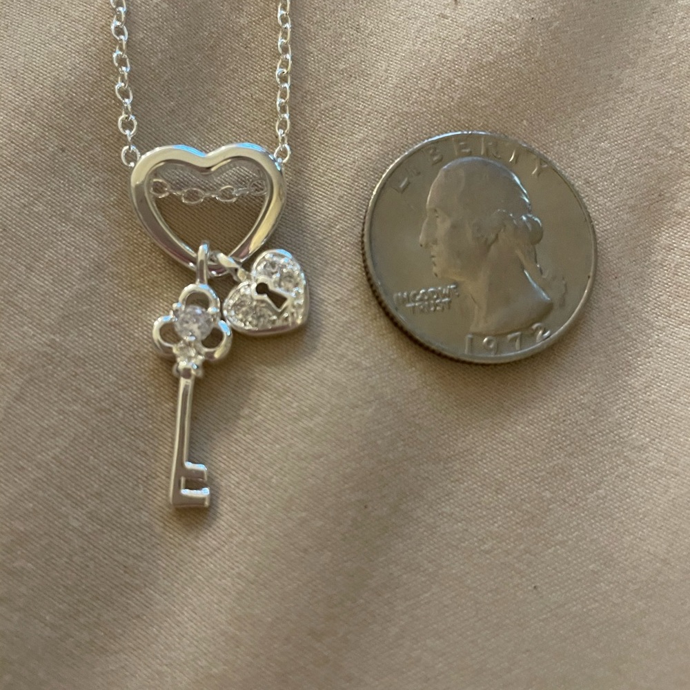 Silver heart ❤️ with lock and Key charm pendent - Picture 7 of 7